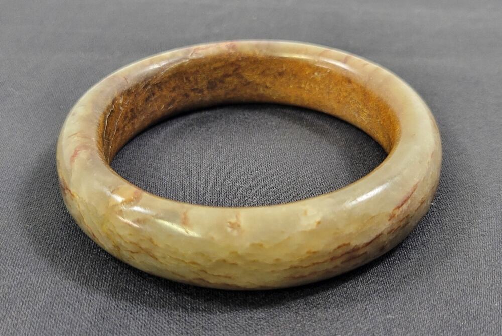*C52) Chinese Hardstone Jade Bangle Bracelet 3.5"